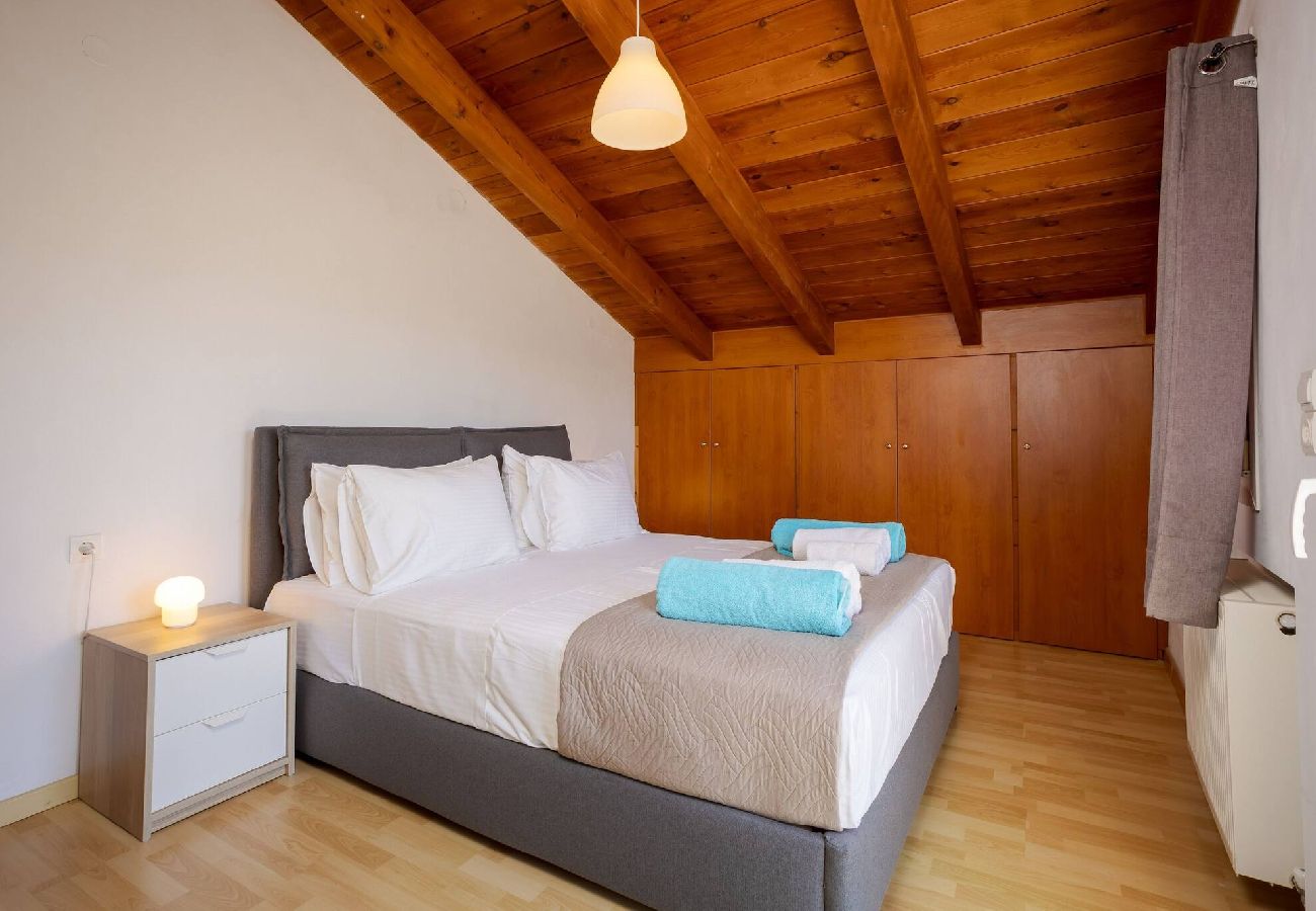Villa in Douliana - Villa Konstantinos Hilltop Vineyard Escape 