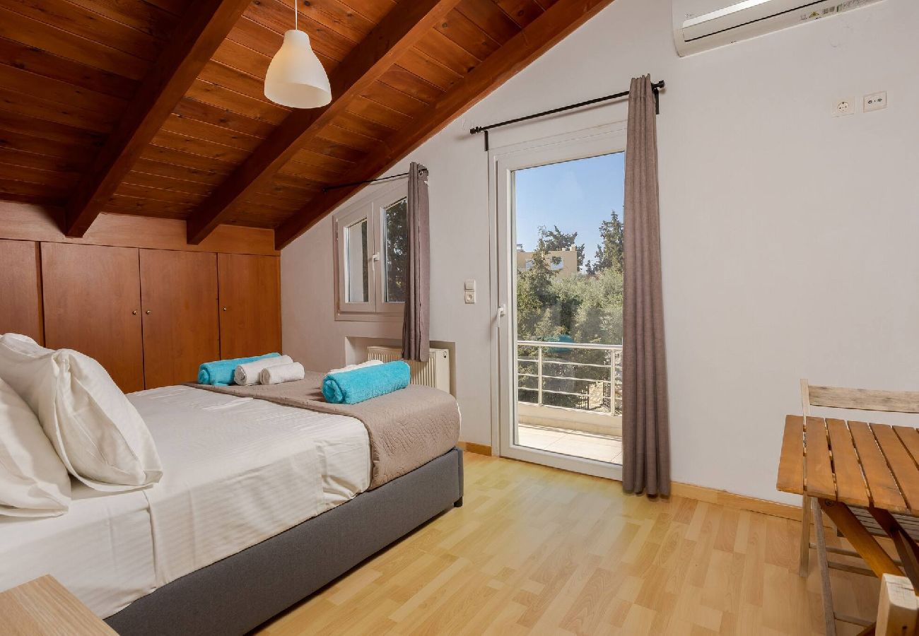 Villa in Douliana - Villa Konstantinos Hilltop Vineyard Escape 