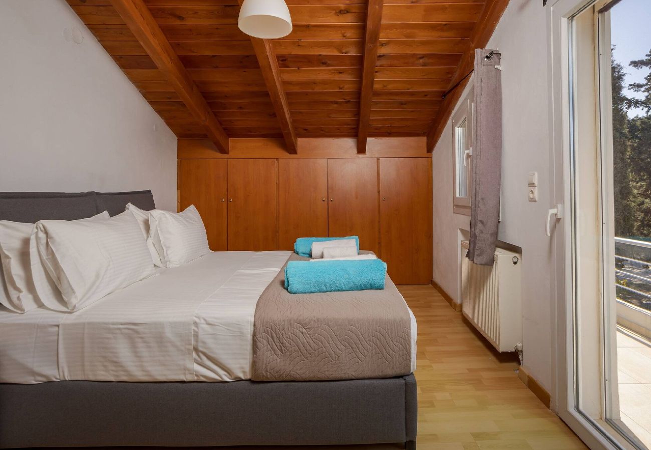 Villa in Douliana - Villa Konstantinos Hilltop Vineyard Escape 