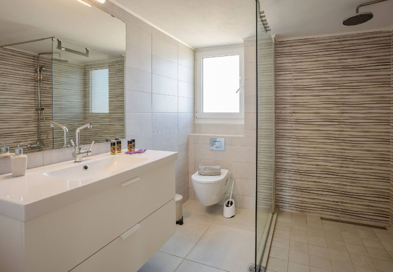 Villa in Douliana - Villa Konstantinos Hilltop Vineyard Escape 