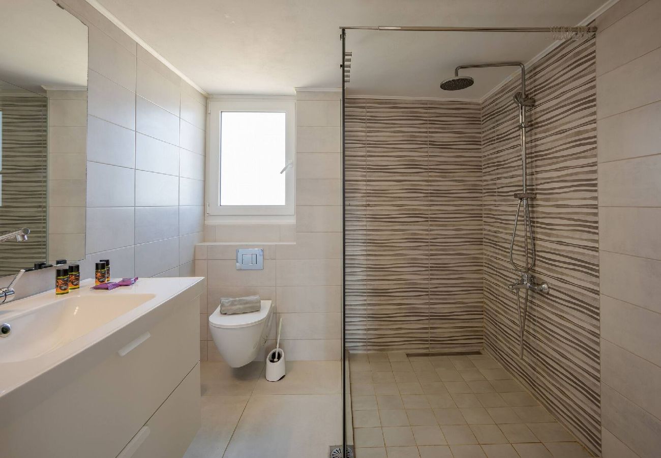 Villa in Douliana - Villa Konstantinos Hilltop Vineyard Escape 