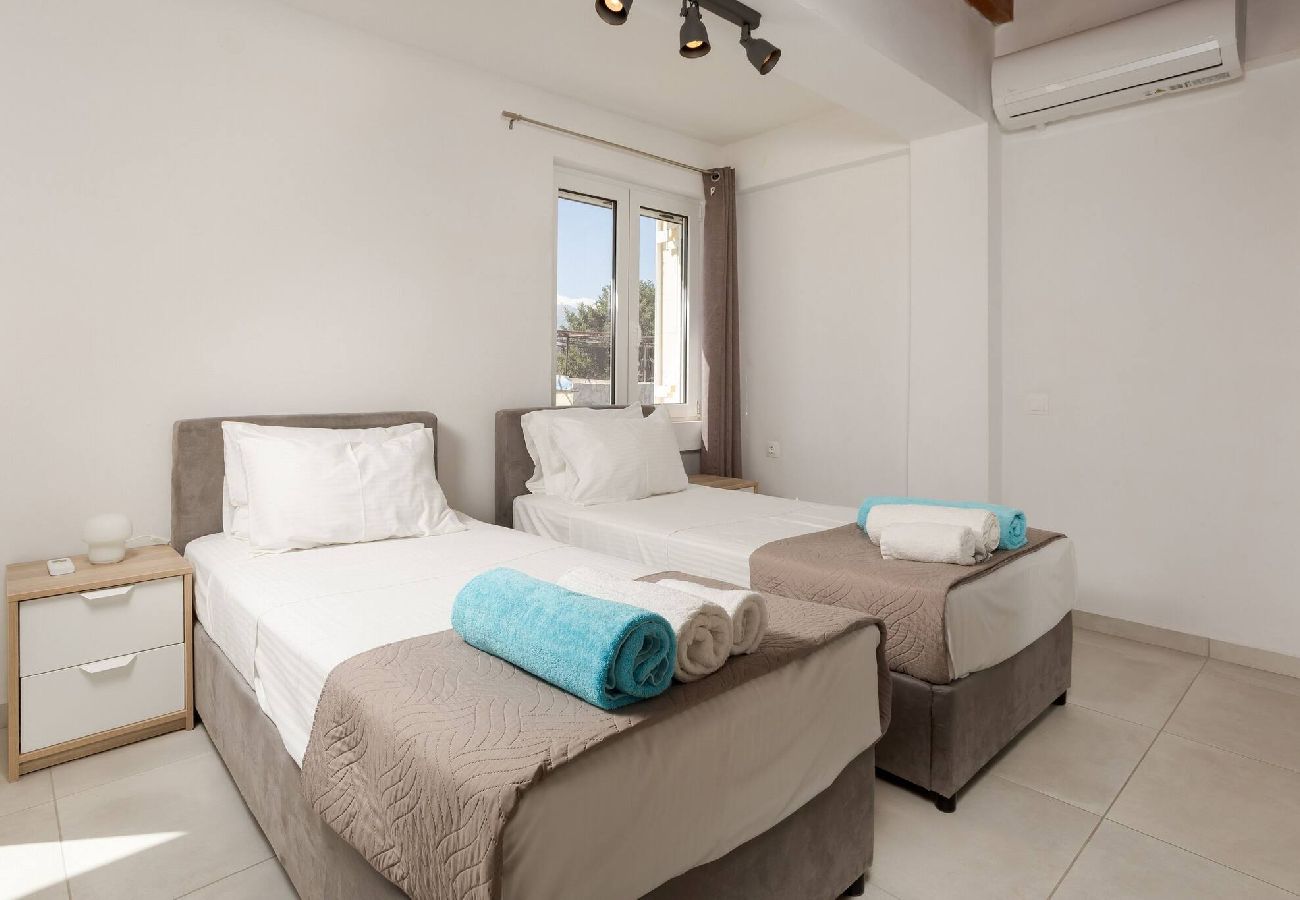Villa in Douliana - Villa Konstantinos Hilltop Vineyard Escape 