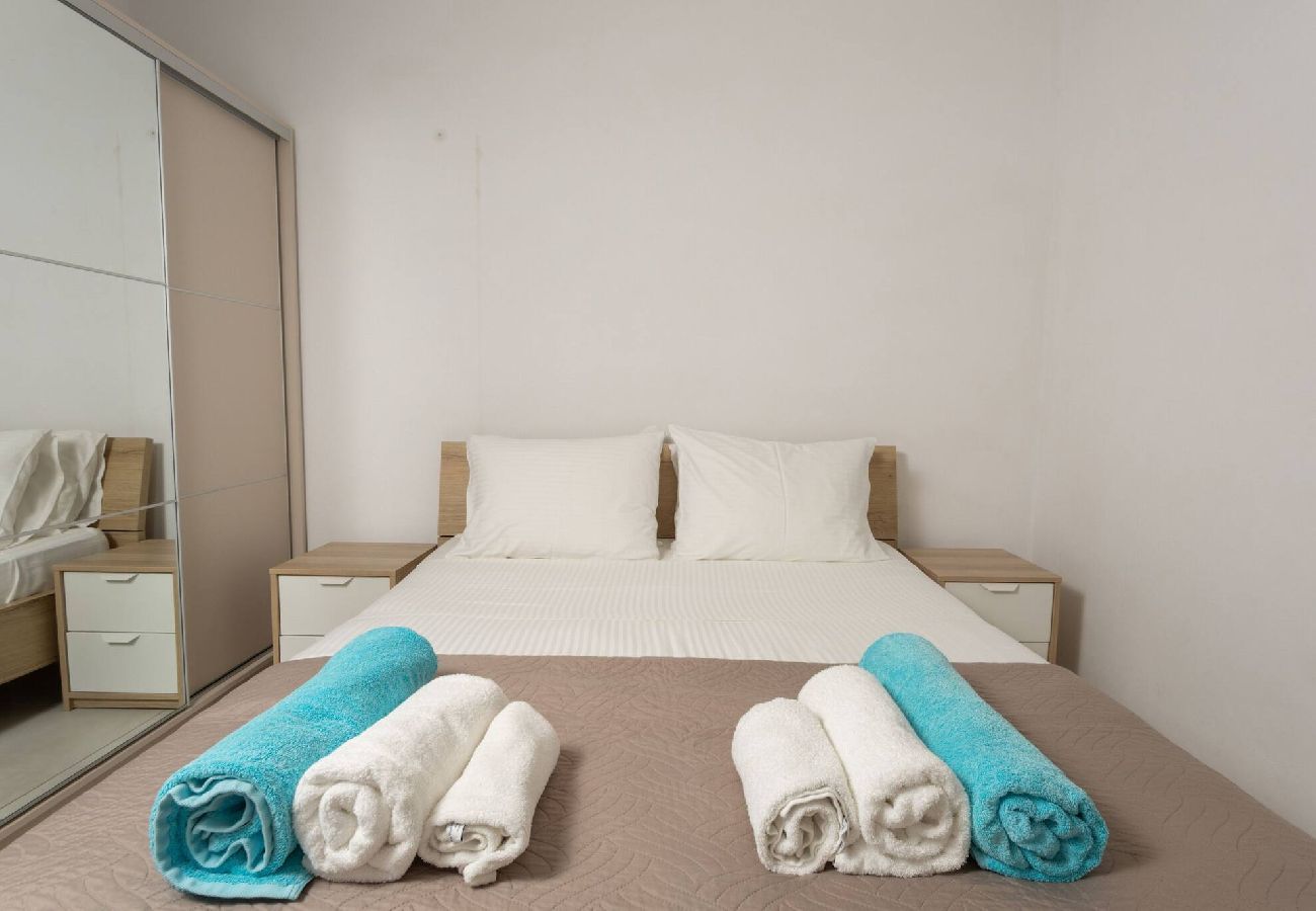 Villa in Douliana - Villa Konstantinos Hilltop Vineyard Escape 