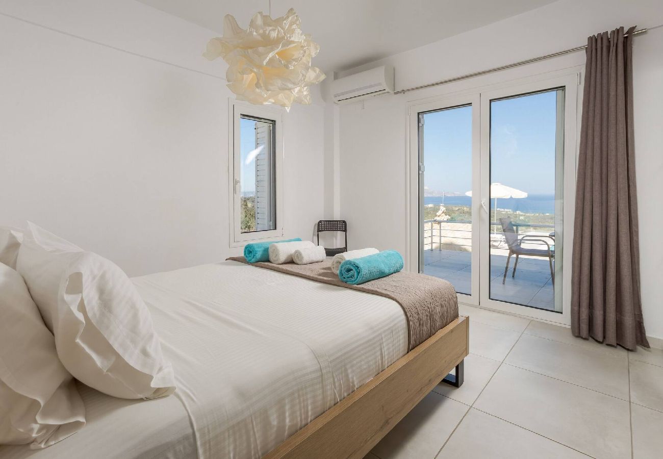 Villa in Douliana - Villa Konstantinos Hilltop Vineyard Escape 