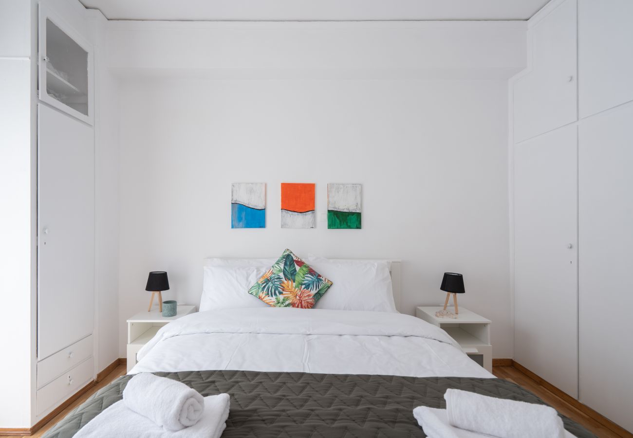 Apartment in Athens - Cozy Apartment in Athens with Balcony, 5 min to Metro