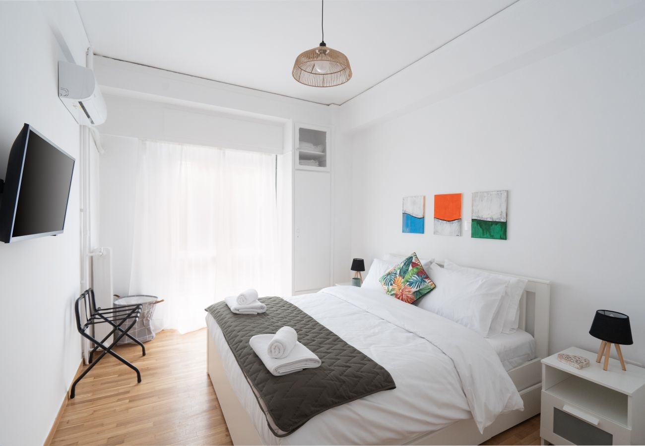 Apartment in Athens - Cozy Apartment in Athens with Balcony, 5 min to Metro