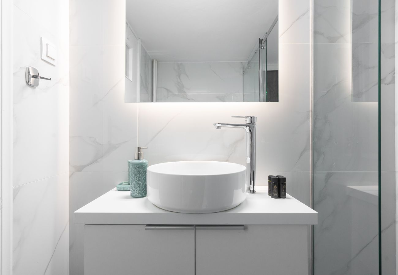 Apartment in Athens - Cozy Apartment in Athens with Balcony, 5 min to Metro