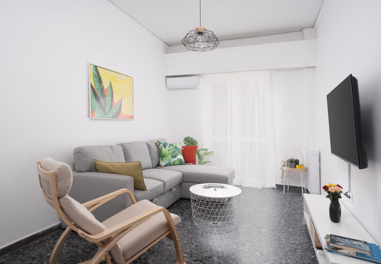 Apartment in Athens - Cozy Apartment in Athens with Balcony, 5 min to Metro