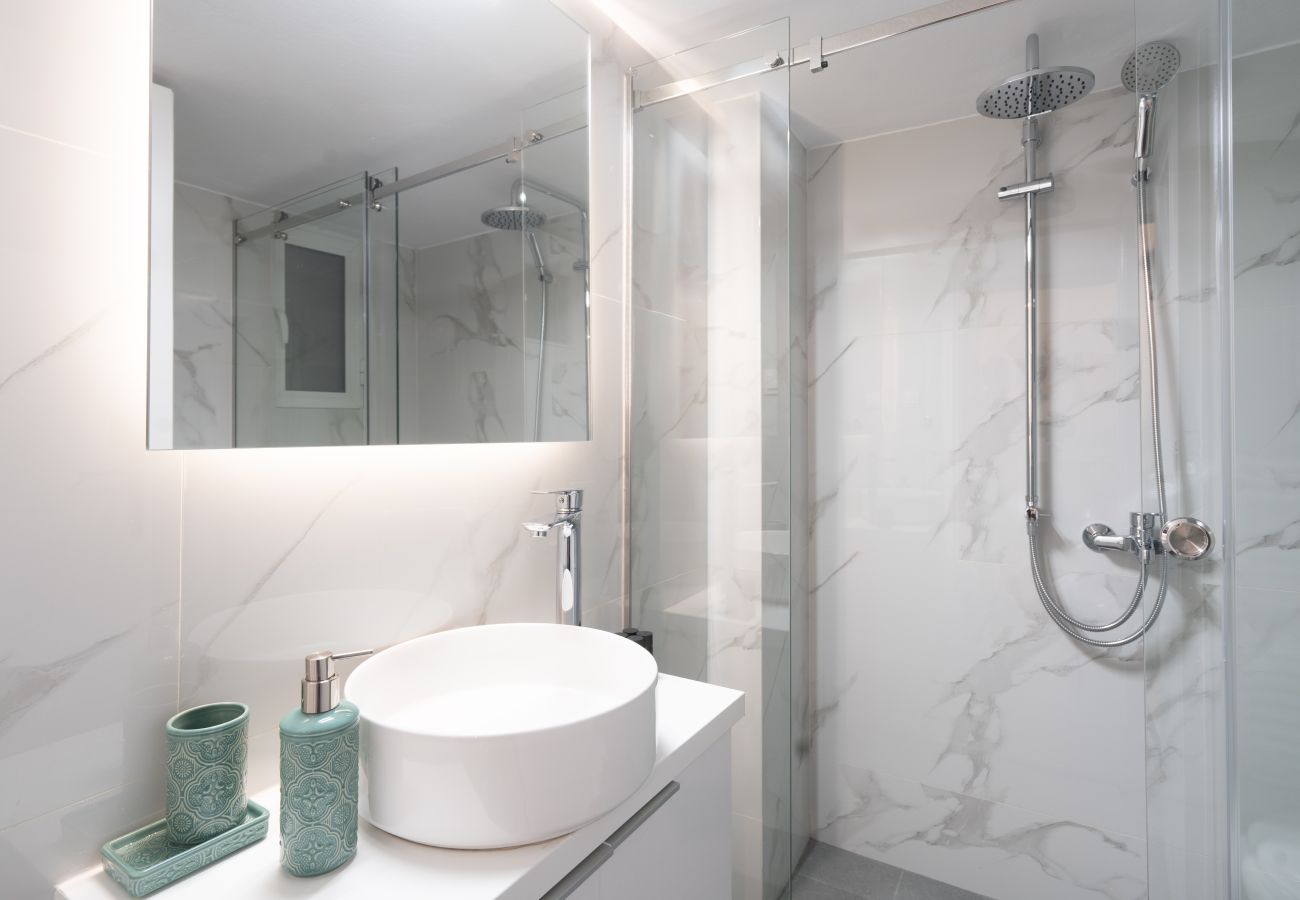 Apartment in Athens - Cozy Apartment in Athens with Balcony, 5 min to Metro