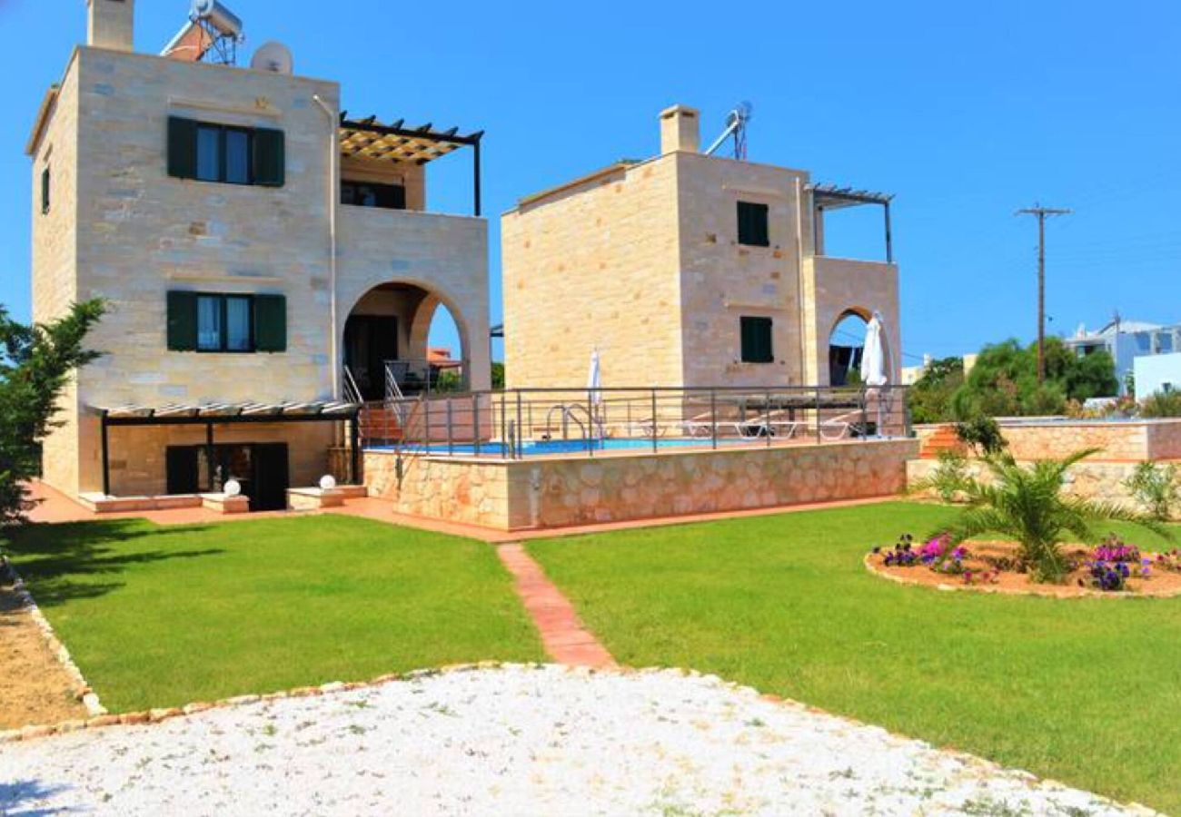 Villa Alexandra stone maisonette in Stavros Chania Crete with garden