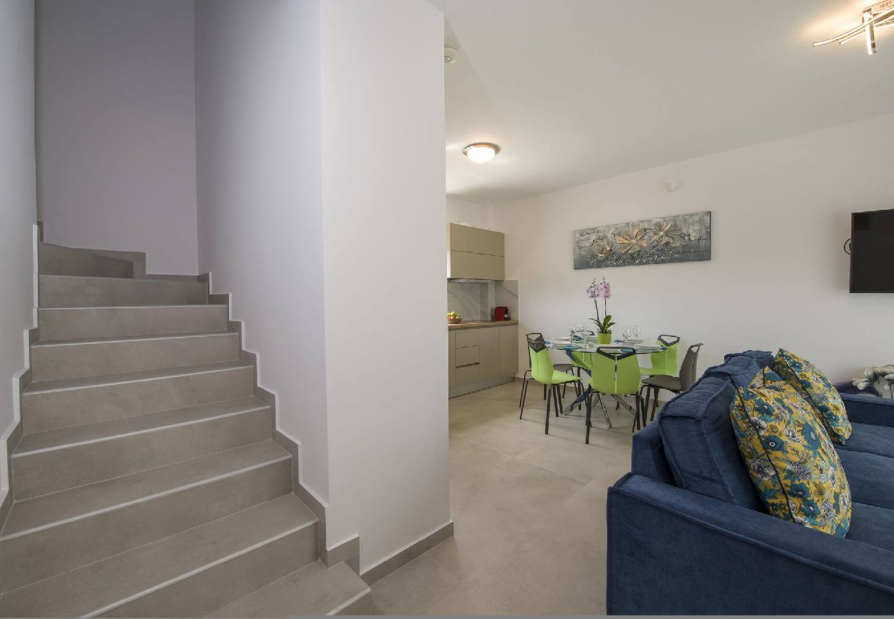 Villa in Douliana - Icarus Luxury Private  Villa 