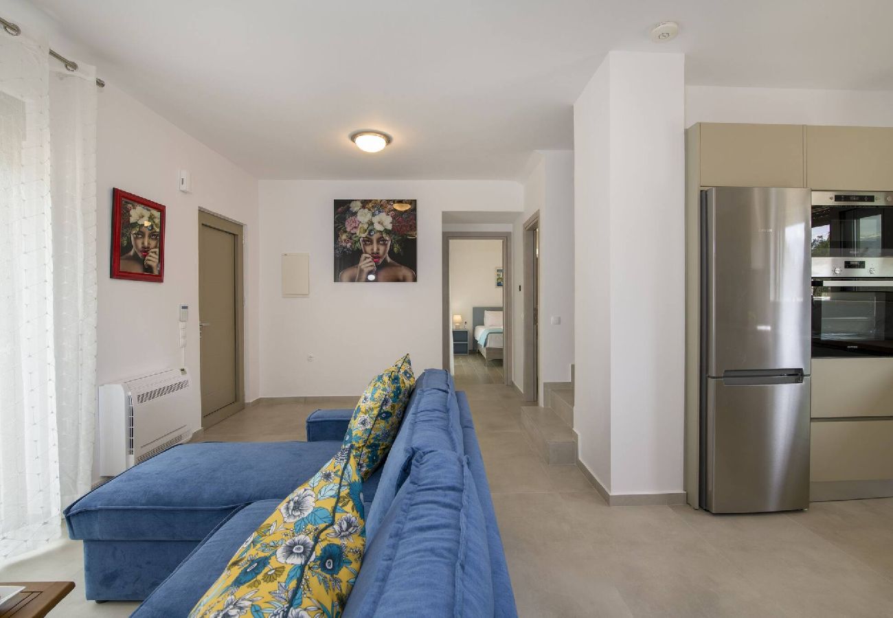 Villa in Douliana - Icarus Luxury Private  Villa 