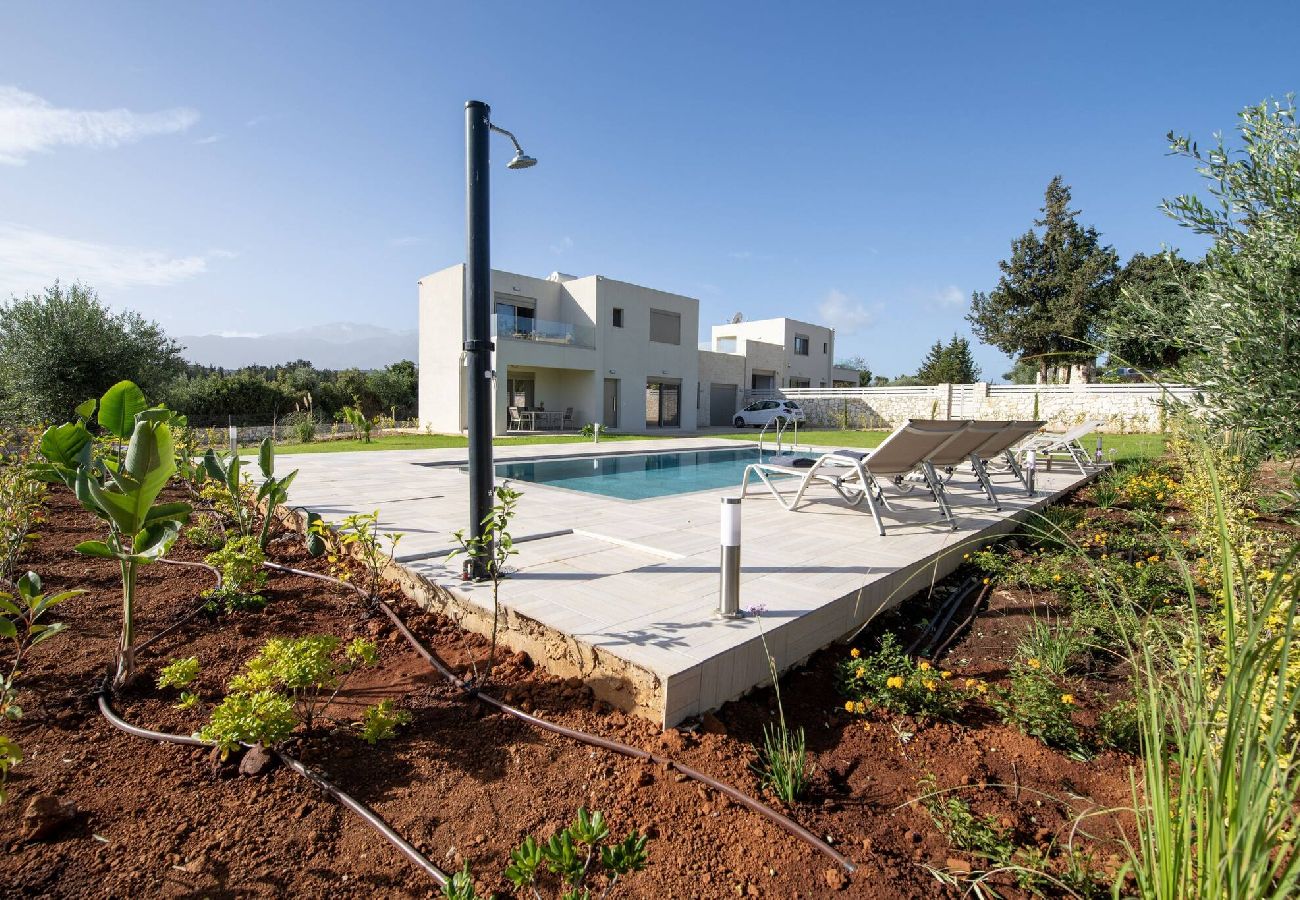 Villa in Douliana - Icarus Luxury Private  Villa 
