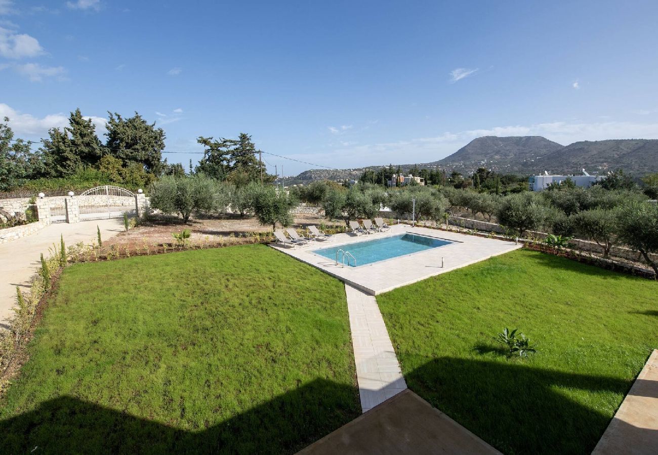 Villa in Douliana - Icarus Luxury Private  Villa 