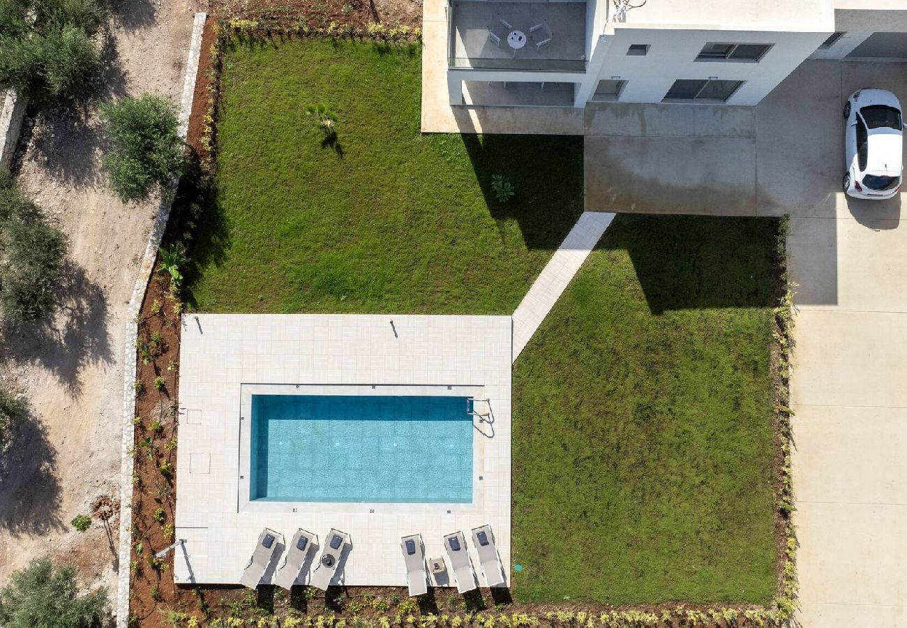 Villa in Douliana - Icarus Luxury Private  Villa 