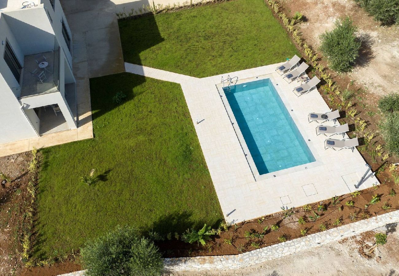 Villa in Douliana - Icarus Luxury Private  Villa 