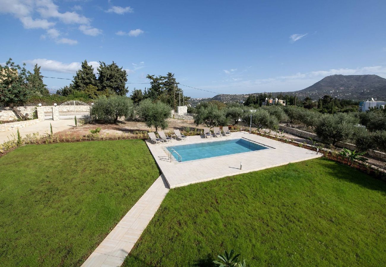 Villa in Douliana - Icarus Luxury Private  Villa 