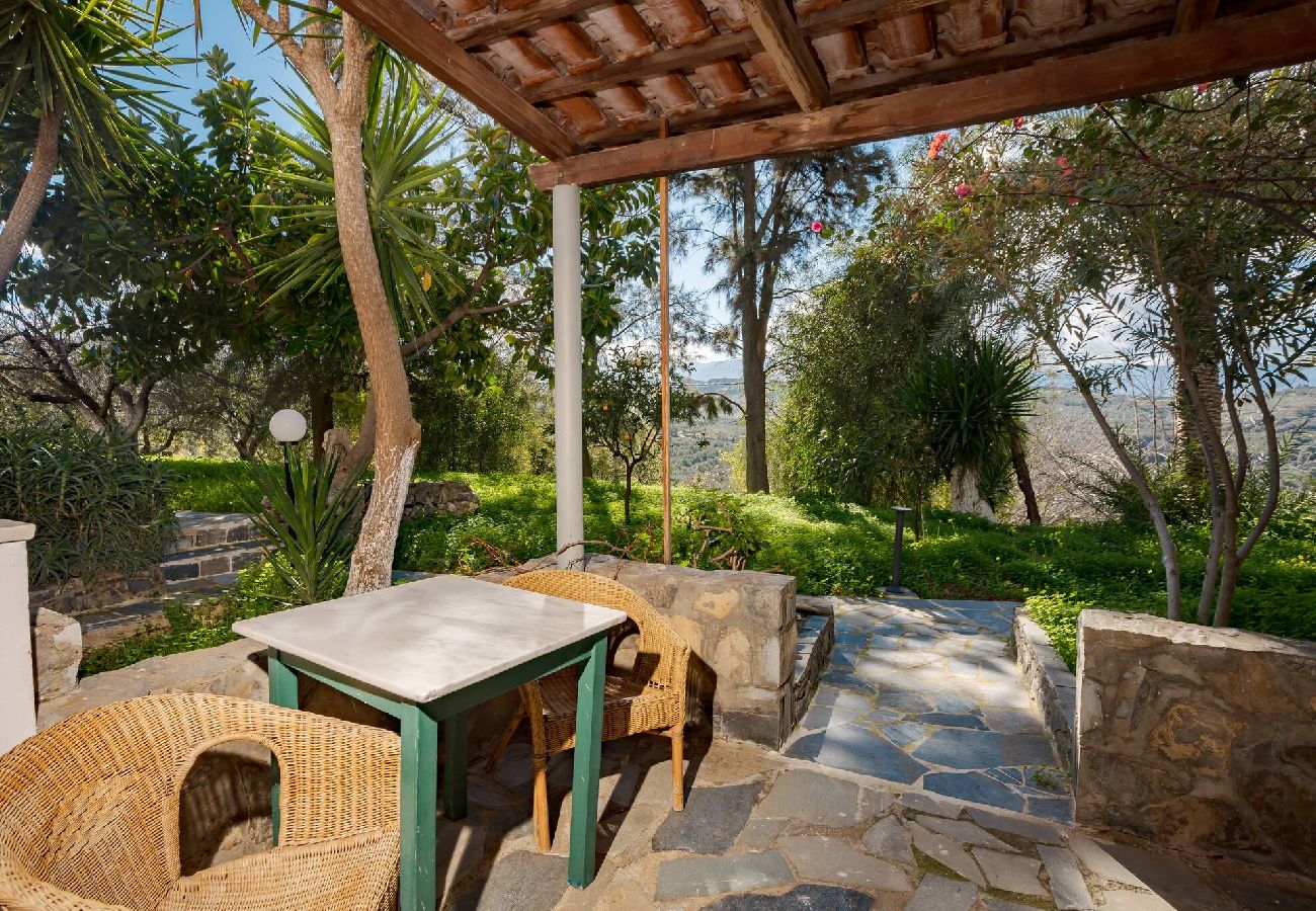 Apartment in Platanias - Apartment suite on private tranquil retreat-Unit 4 