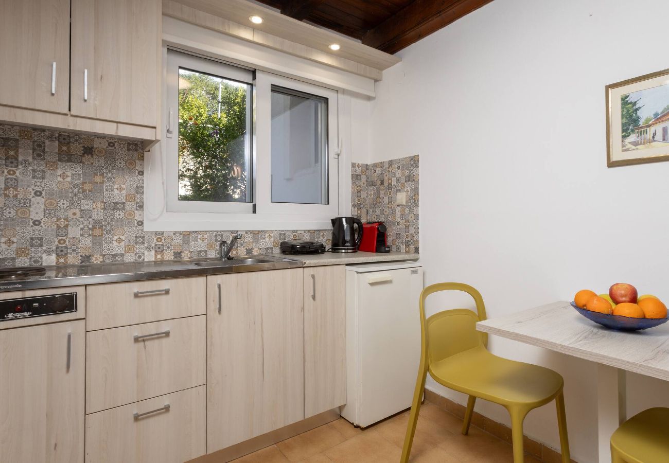 Apartment in Platanias - Apartment suite on private tranquil retreat-Unit 4 