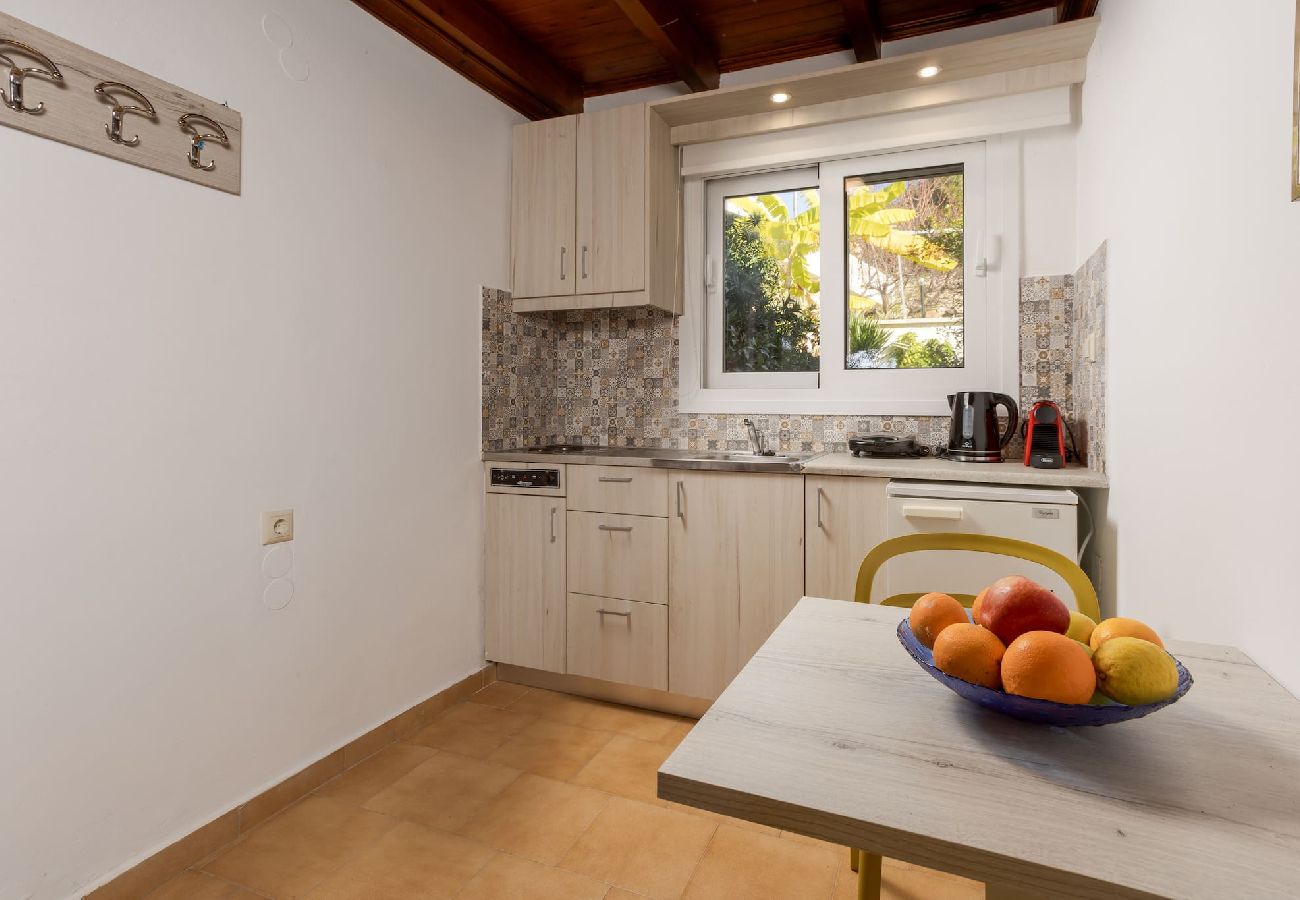 Apartment in Platanias - Apartment suite on private tranquil retreat-Unit 4 