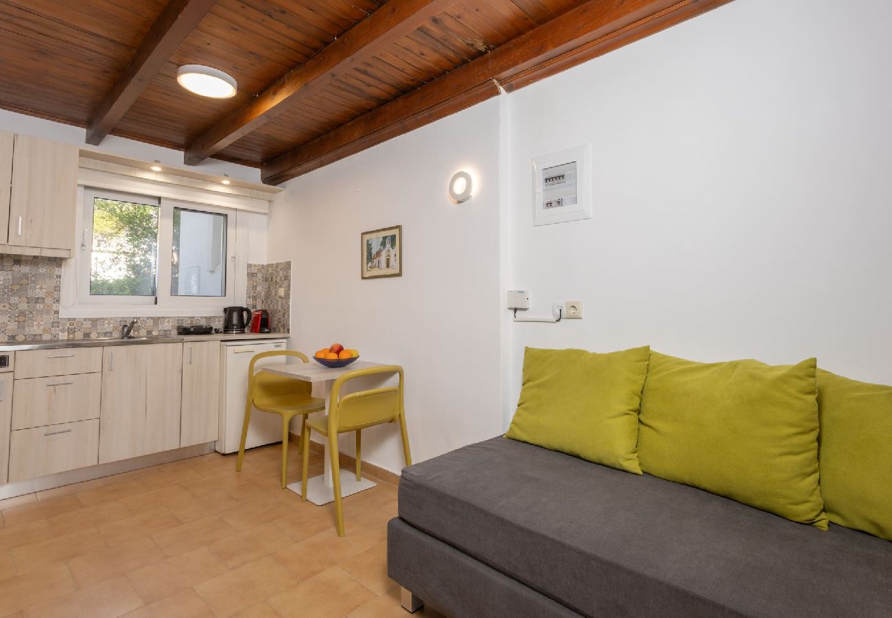 Apartment in Platanias - Apartment suite on private tranquil retreat-Unit 4 