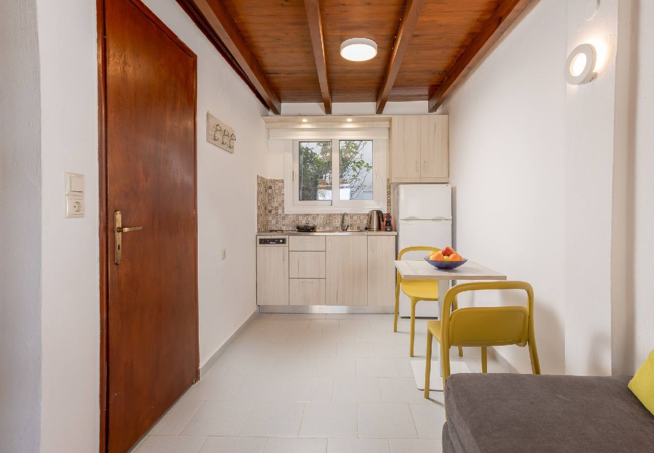 Apartment in Platanias - Apartment suite on private tranquil retreat-Unit 7 