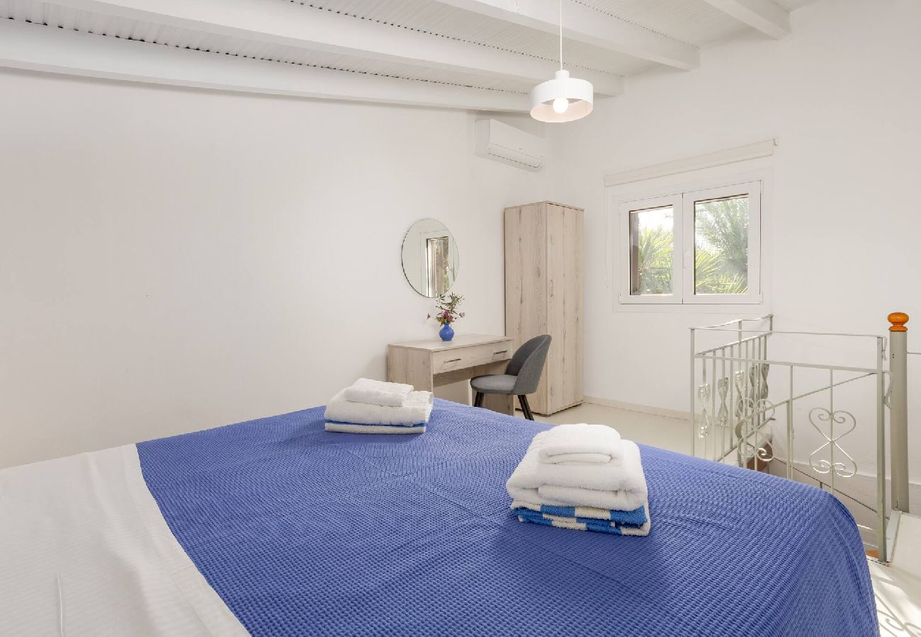 Double bedroom in two level maisonette Crete