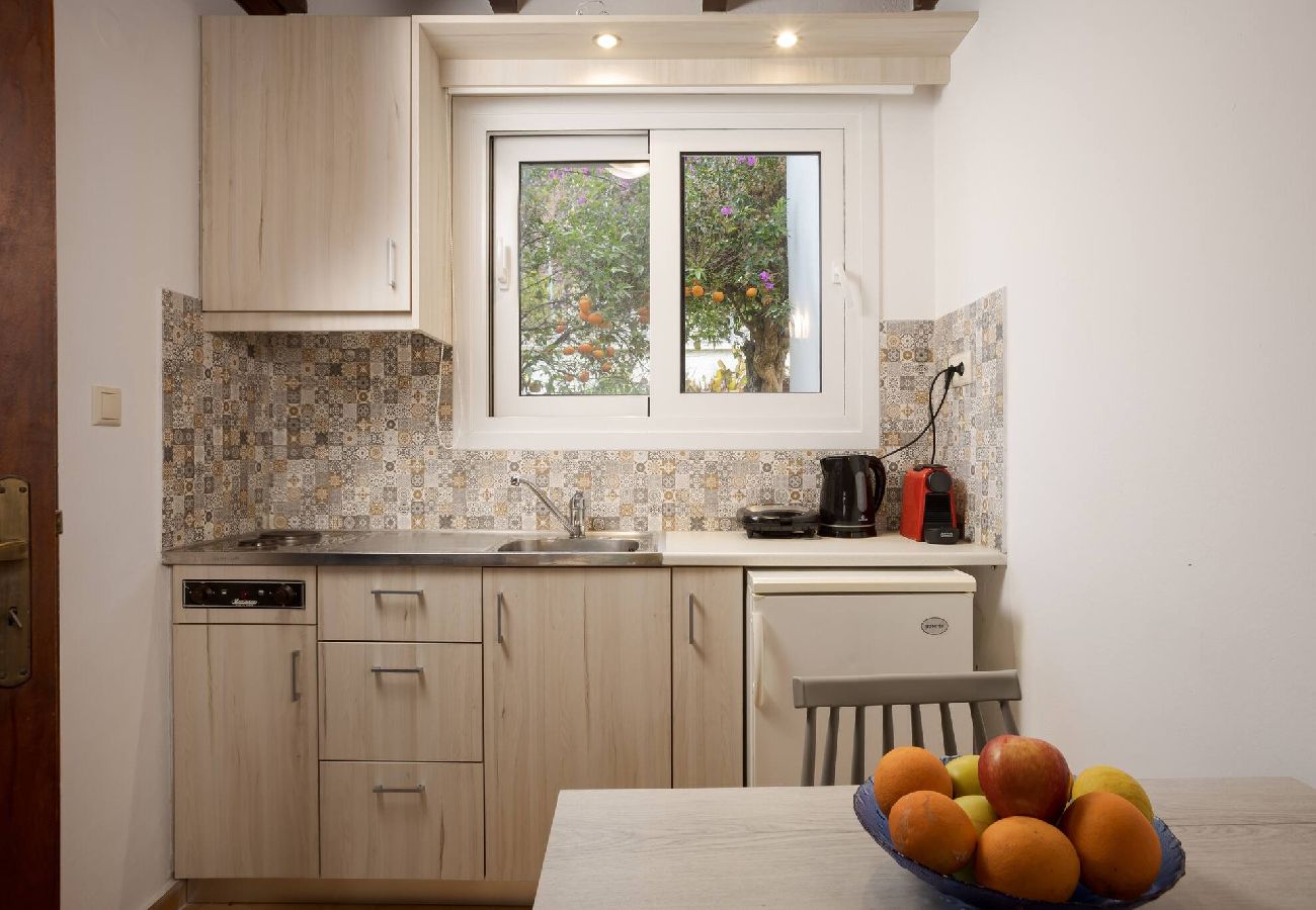 Apartment in Platanias - Apartment suite on private tranquil retreat-Unit 3 