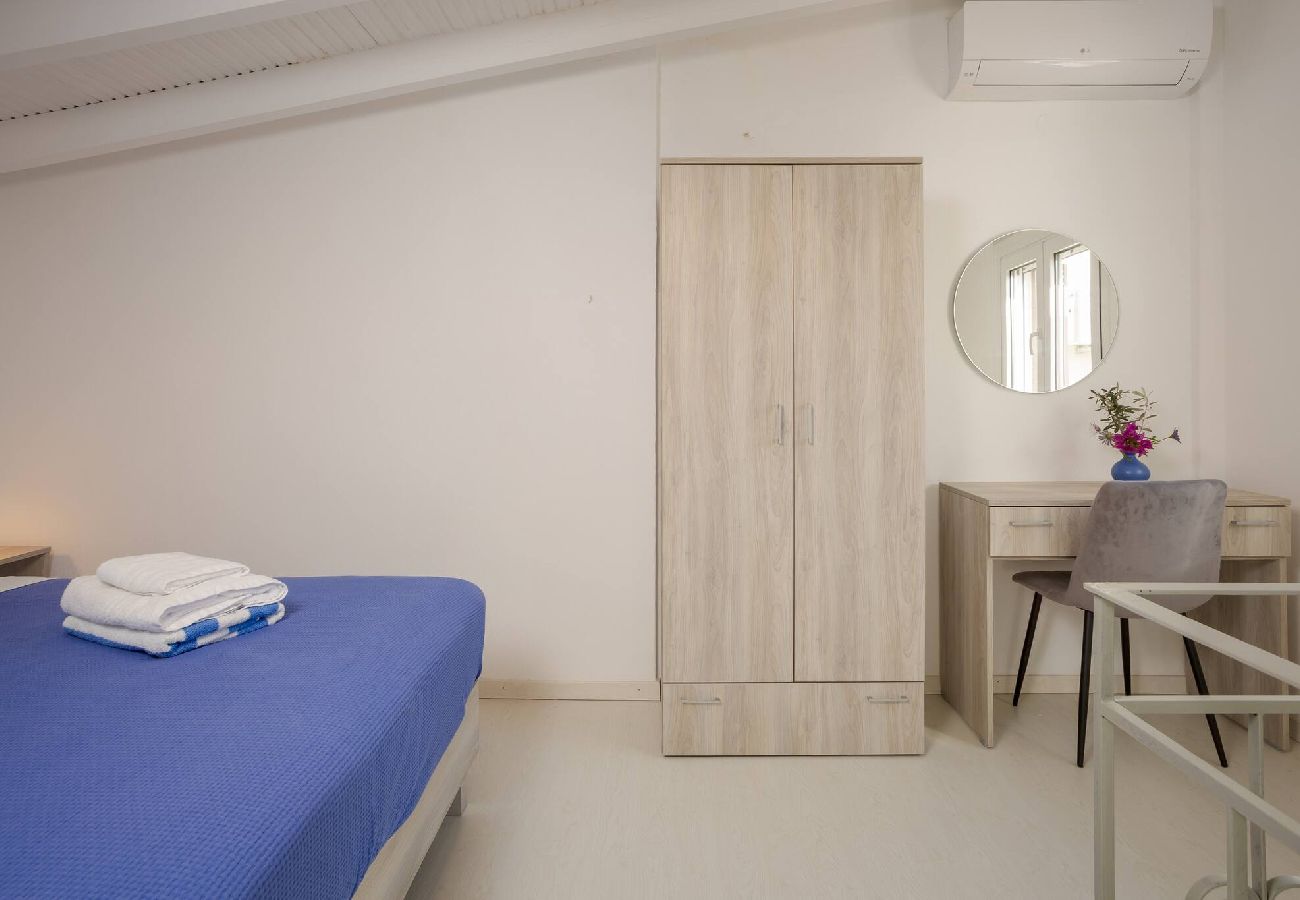 Apartment in Platanias - Apartment suite on private tranquil retreat-Unit 3 