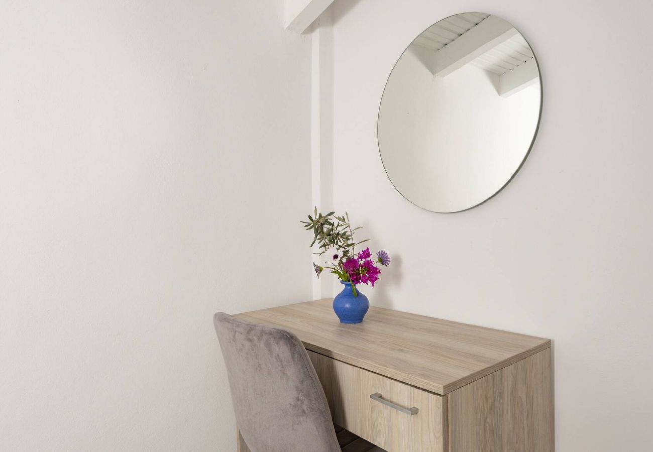 Apartment in Platanias - Apartment suite on private tranquil retreat-Unit 1 