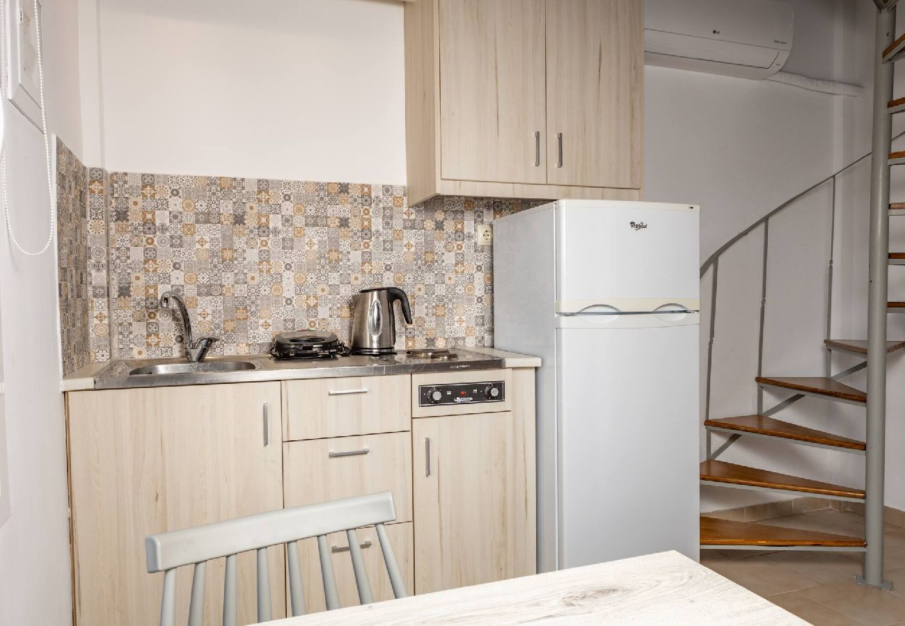 Apartment in Platanias - Apartment suite on private tranquil retreat-Unit 1 