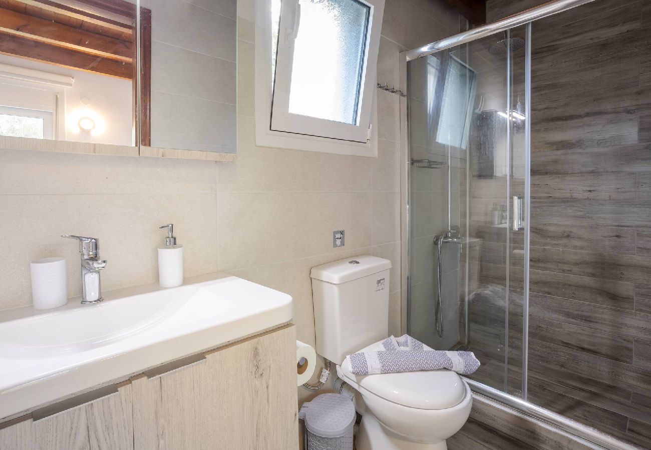 Apartment in Platanias - Apartment suite on private tranquil retreat-Unit 1 