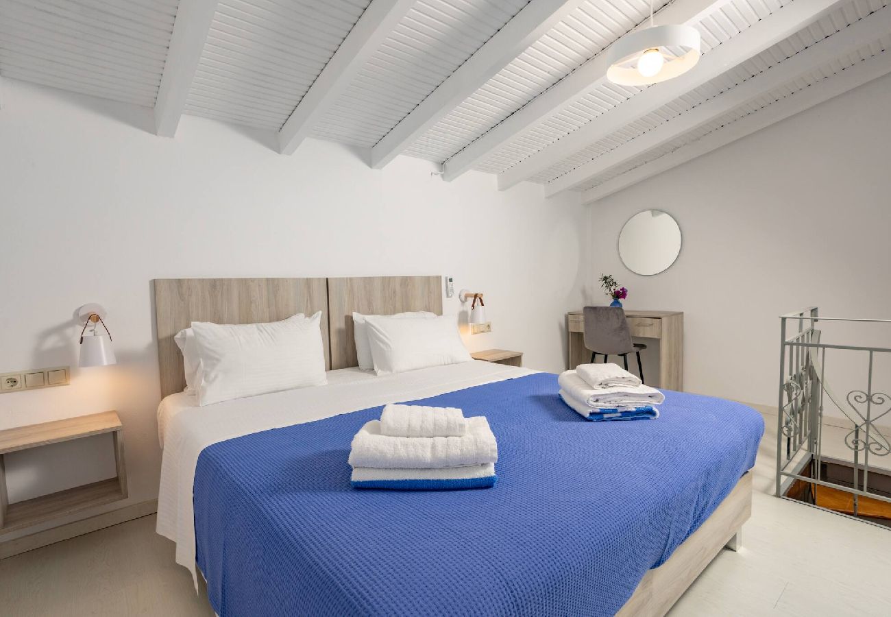 Double bedroom in two level maisonette Crete