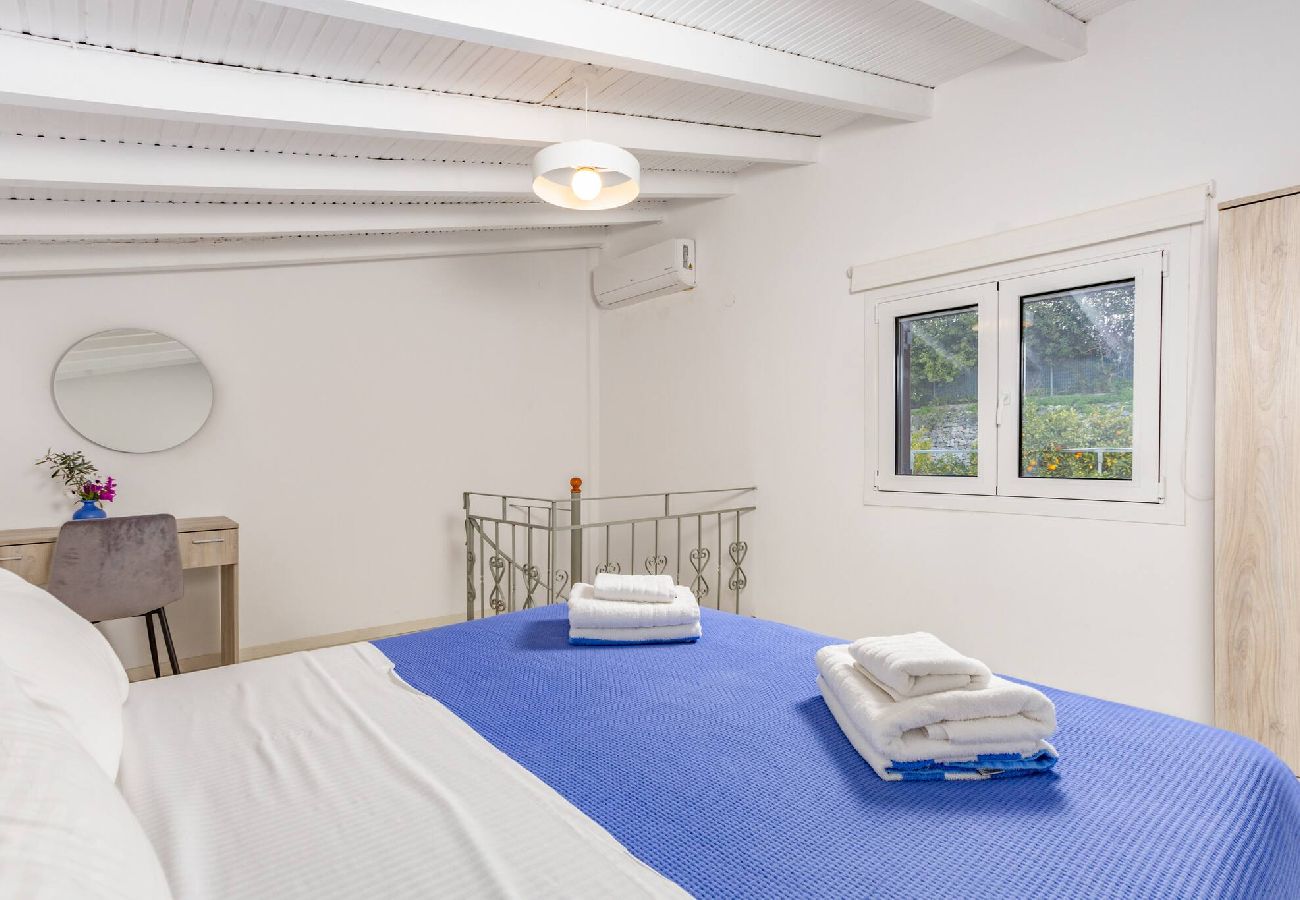 Apartment in Platanias - Apartment suite on private tranquil retreat-Unit 1 