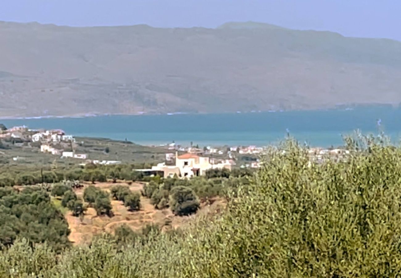 Apartment in Platanias - Apartment suite on private tranquil retreat-Unit 2 