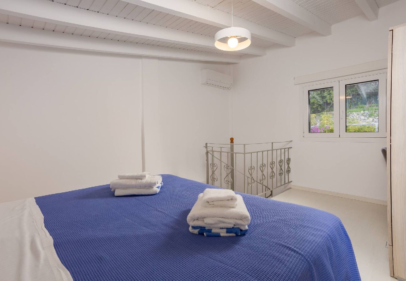 Apartment in Platanias - Apartment suite on private tranquil retreat-Unit 2 