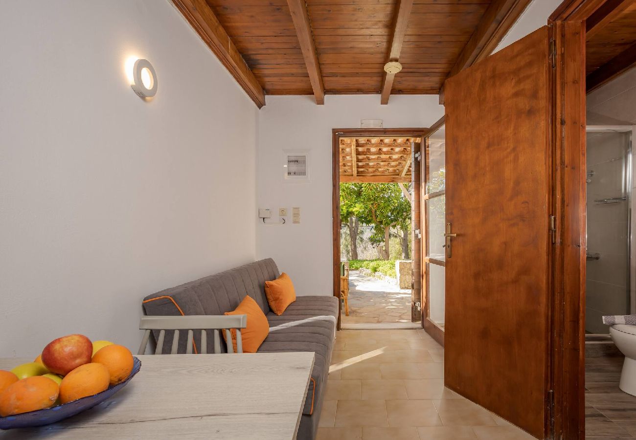 Apartment in Platanias - Apartment suite on private tranquil retreat-Unit 2 