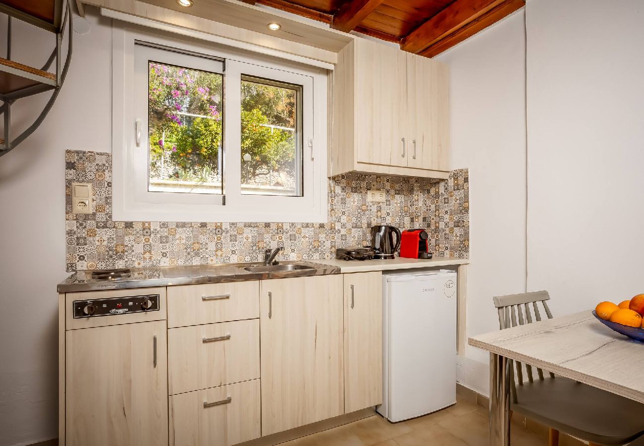 Apartment in Platanias - Apartment suite on private tranquil retreat-Unit 2 