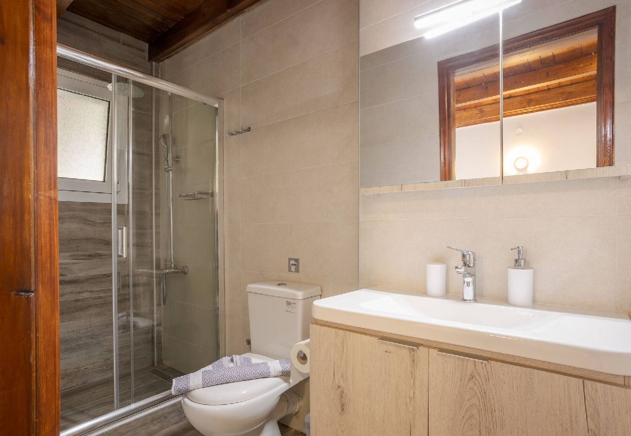 Apartment in Platanias - Apartment suite on private tranquil retreat-Unit 2 