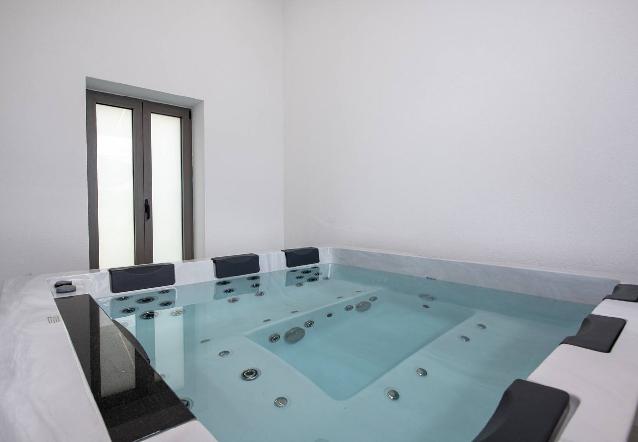 House in Chania - Chania Luxury City Retreat, Hammam & Outdoor Jacuzzi