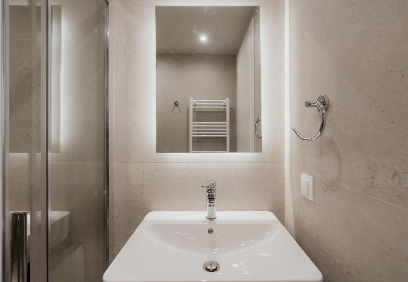 Apartment in Athens - Moschonision 18, E1 5th 4b3b 