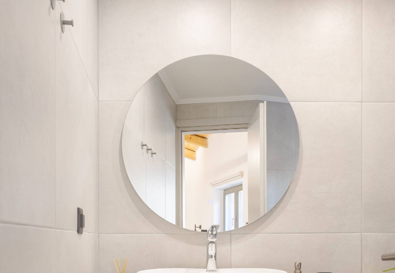 House in Chania - Comfinest house with jacuzzi in Chania old harbour 