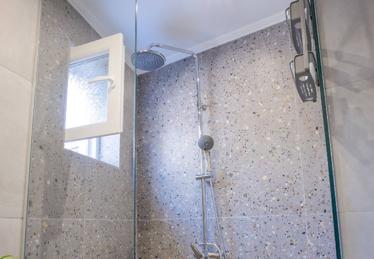 House in Chania - Comfinest house with jacuzzi in Chania old harbour 