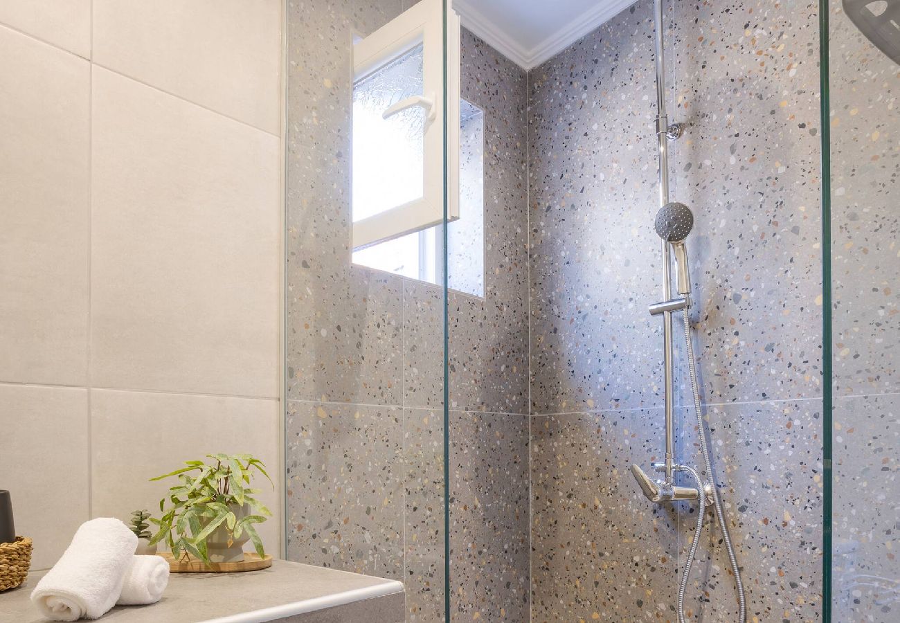 House in Chania - Comfinest house with jacuzzi in Chania old harbour 