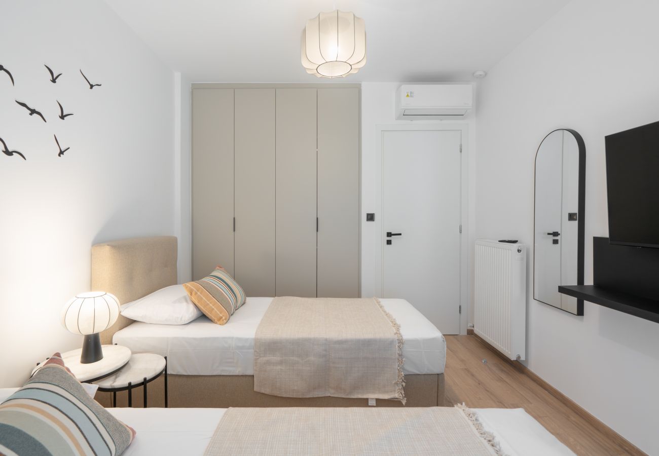 Apartment in Piraeus - Ikaria luxury Apartment in Pireaus with Parking