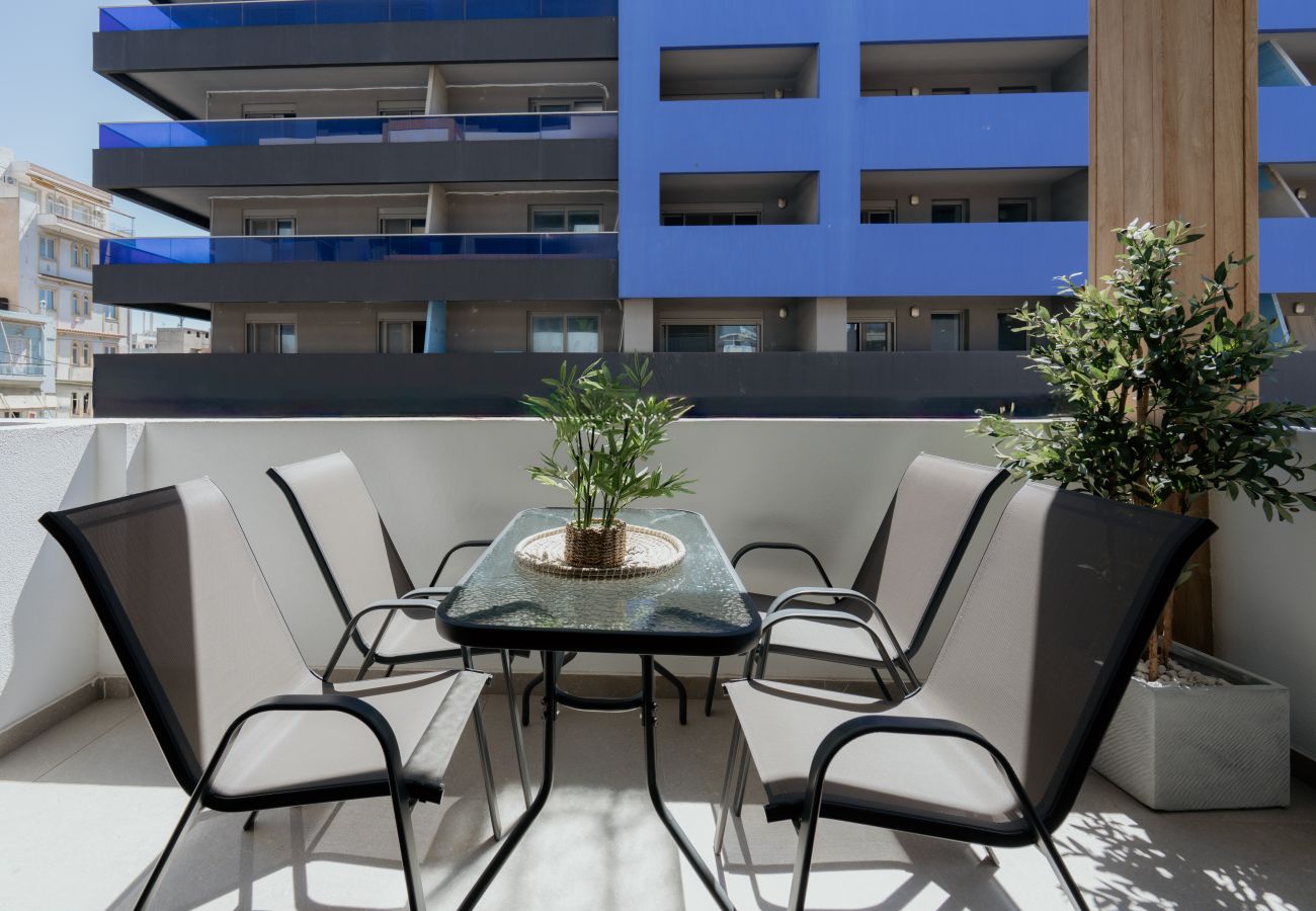 Apartment in Piraeus - Ikaria luxury Apartment in Pireaus with Parking