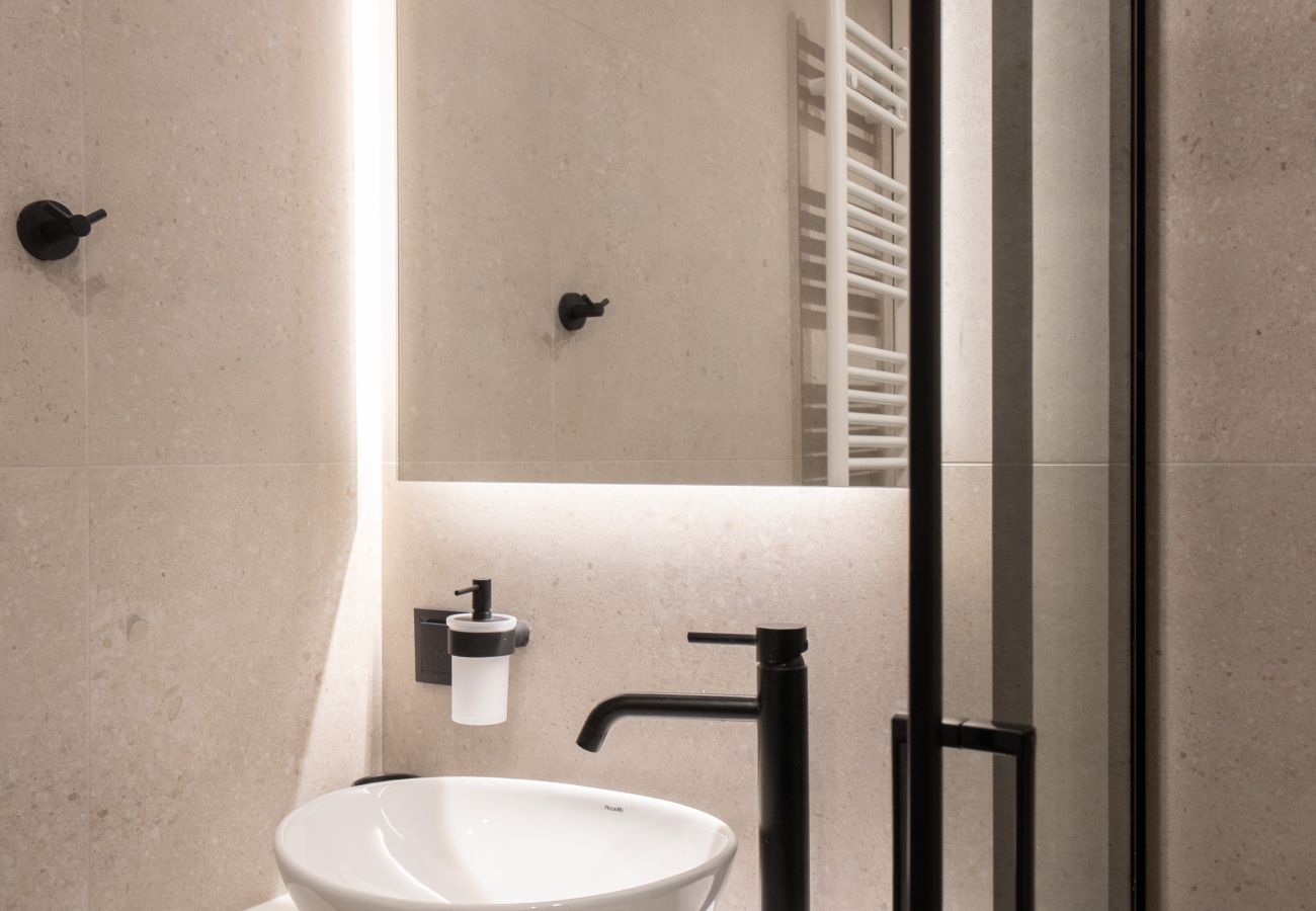 Apartment in Piraeus - Ikaria luxury Apartment in Pireaus with Parking