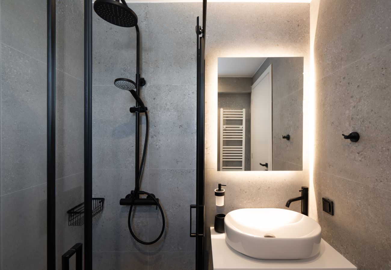 Apartment in Piraeus - Ikaria luxury Apartment in Pireaus with Parking