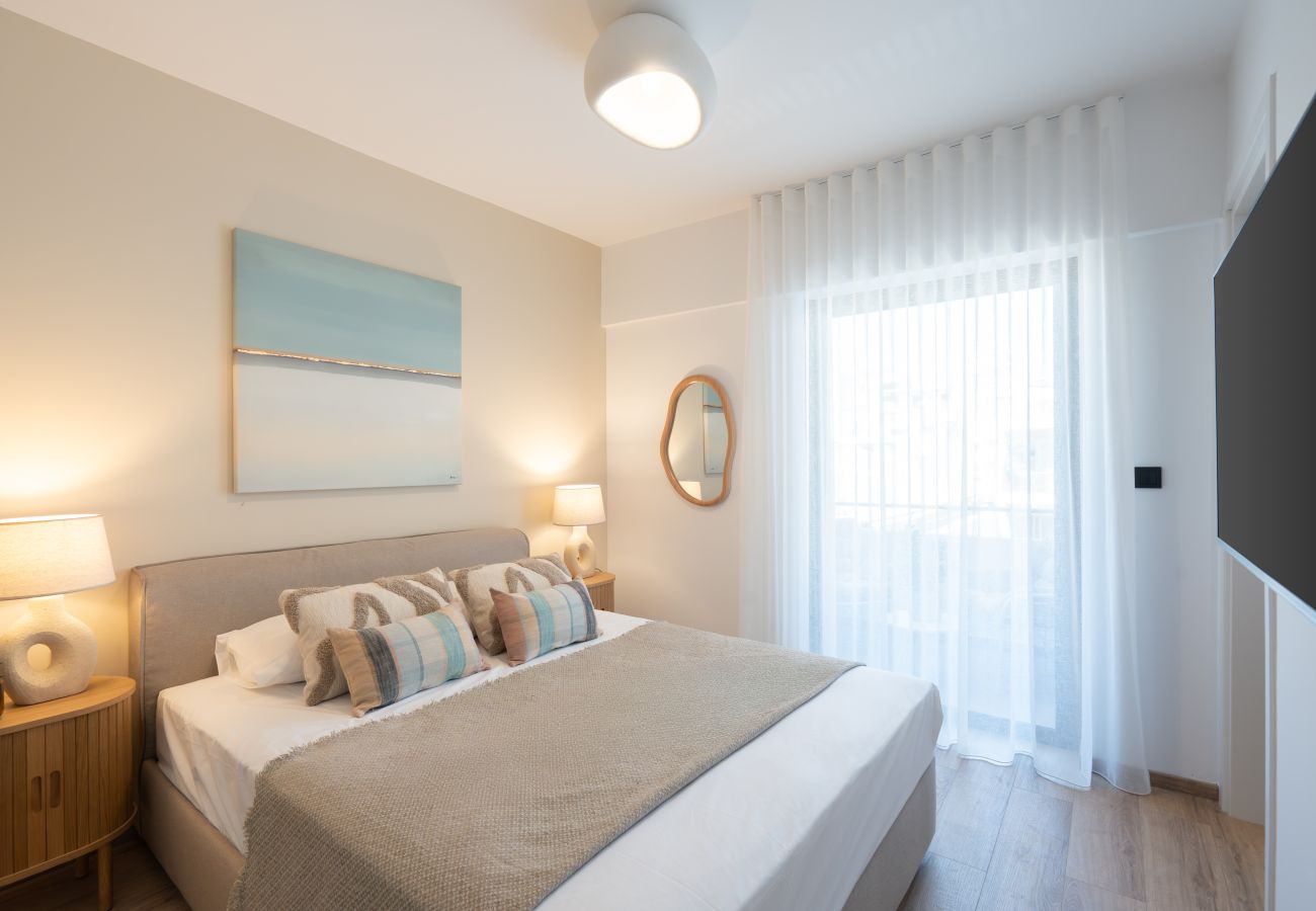Apartment in Piraeus - Ikaria luxury Apartment in Pireaus with Parking