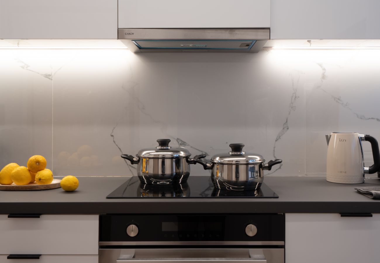 Apartment in Piraeus - Ikaria luxury Apartment in Pireaus with Parking